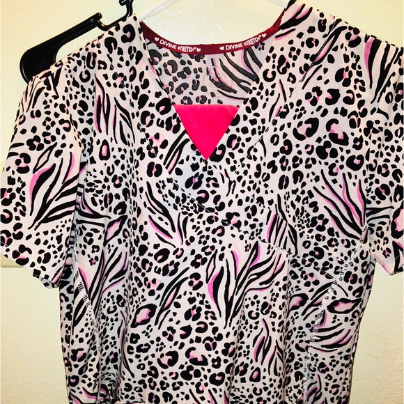 SCRUB TOPS/JACKETS - Picture 2 of 13